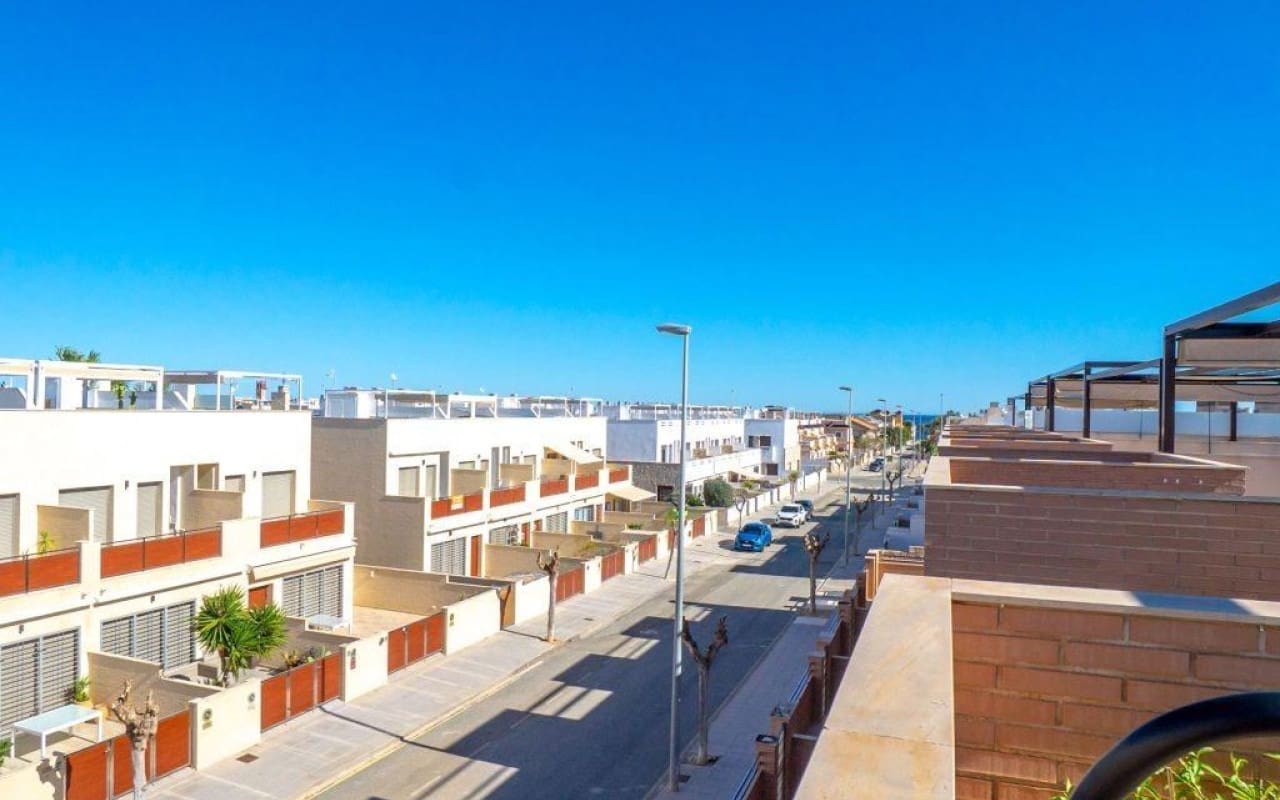 Ático de 2 habitaciones en Torre de la Horadada en venta con piscina garaje - 259.000 € (Ref: 10012472)