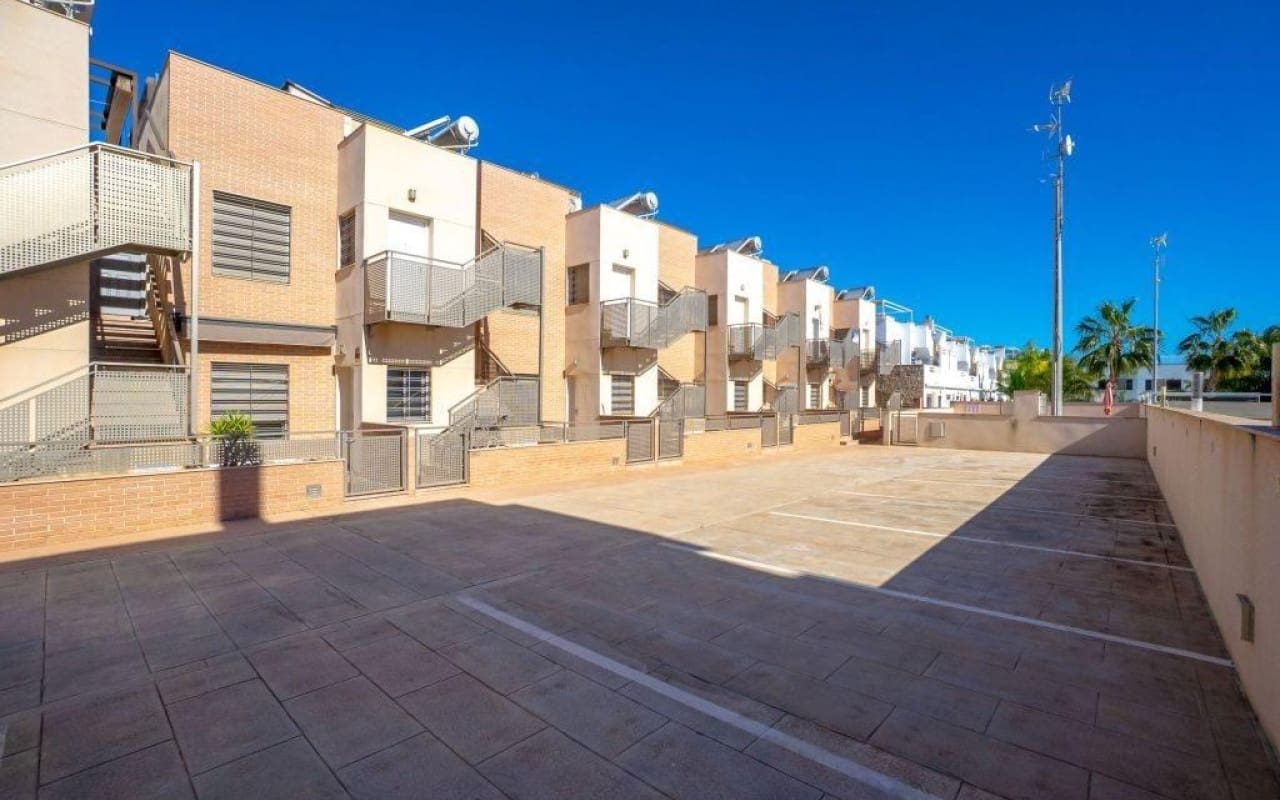 Ático de 2 habitaciones en Torre de la Horadada en venta con piscina garaje - 259.000 € (Ref: 10012472)