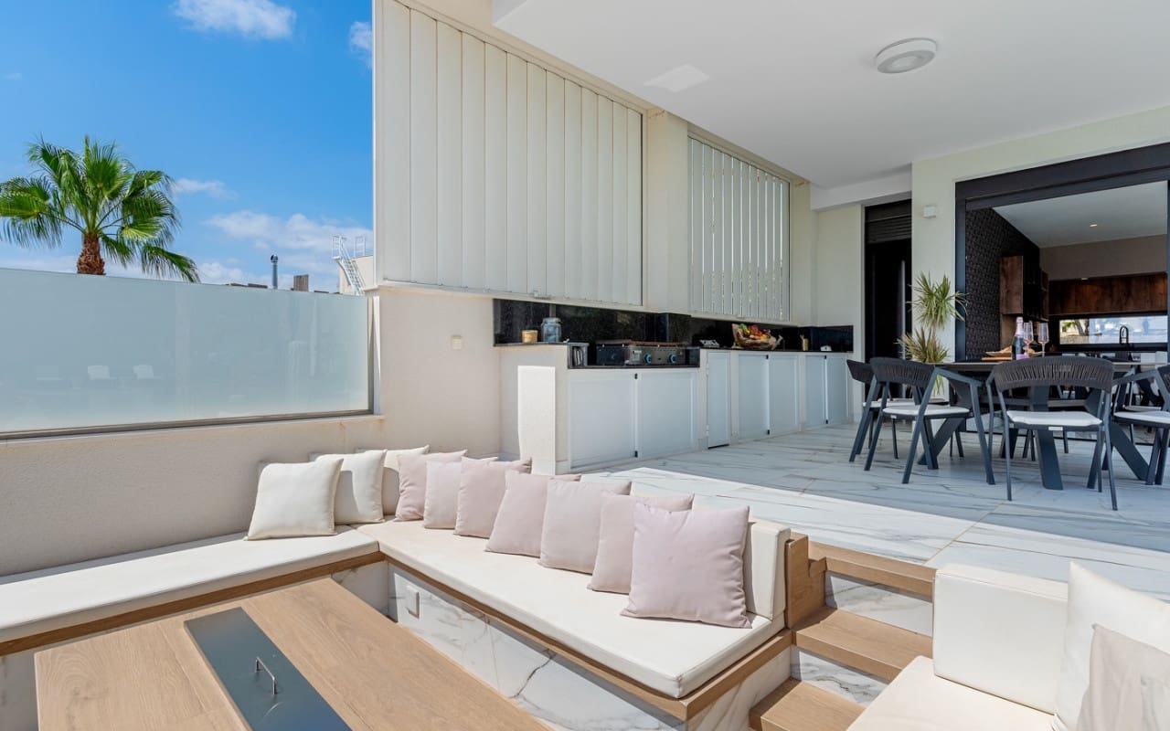 4 camera da letto Villa in vendita in Las Colinas Golf con piscina garage - 2.888.000 € (Rif: 10016663)