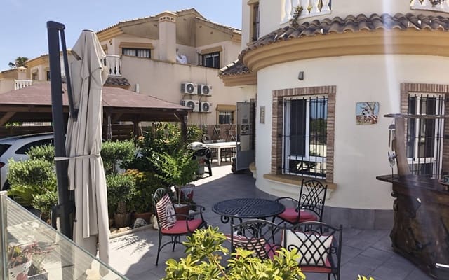 3 bedroom Villa for sale in Guardamar del Segura with pool garage - € 350,000 (Ref: 10016664)