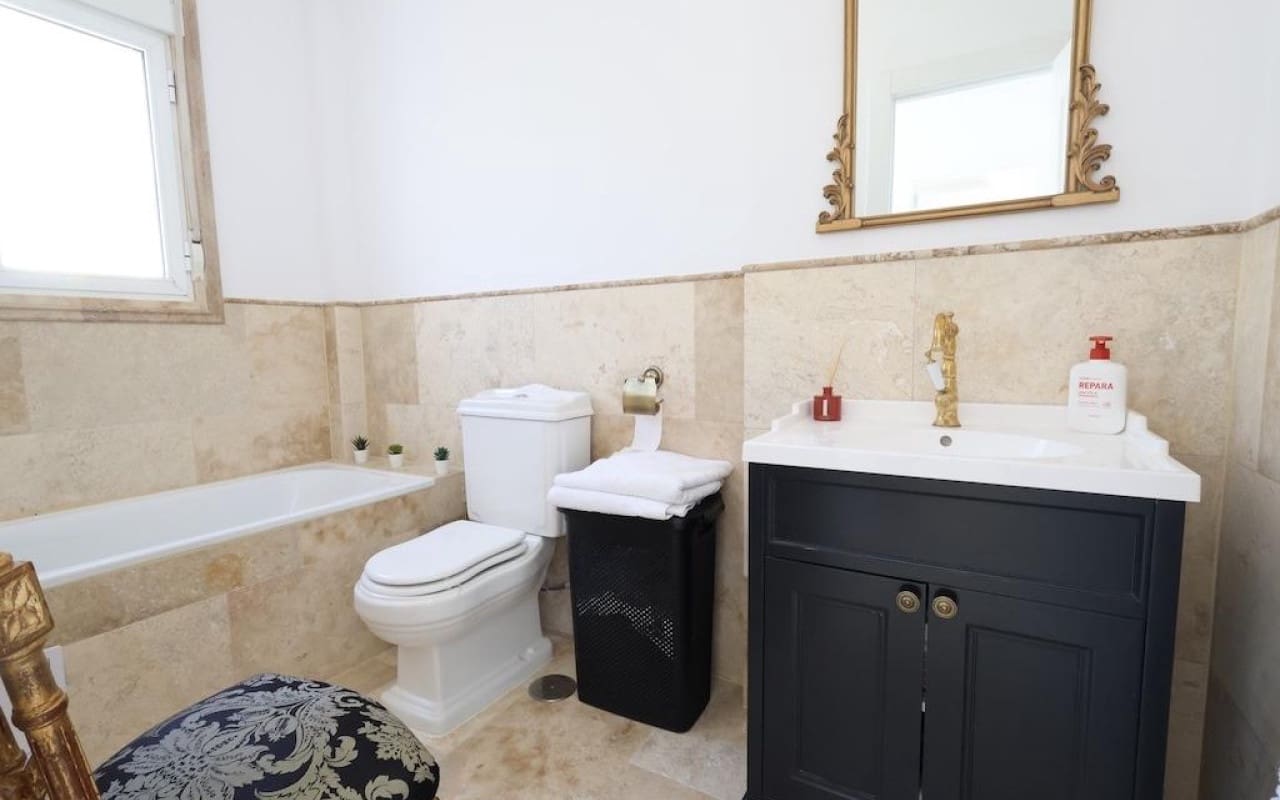 3 camera da letto Villa in vendita in Filipinas con piscina garage - 250.000 € (Rif: 10021342)