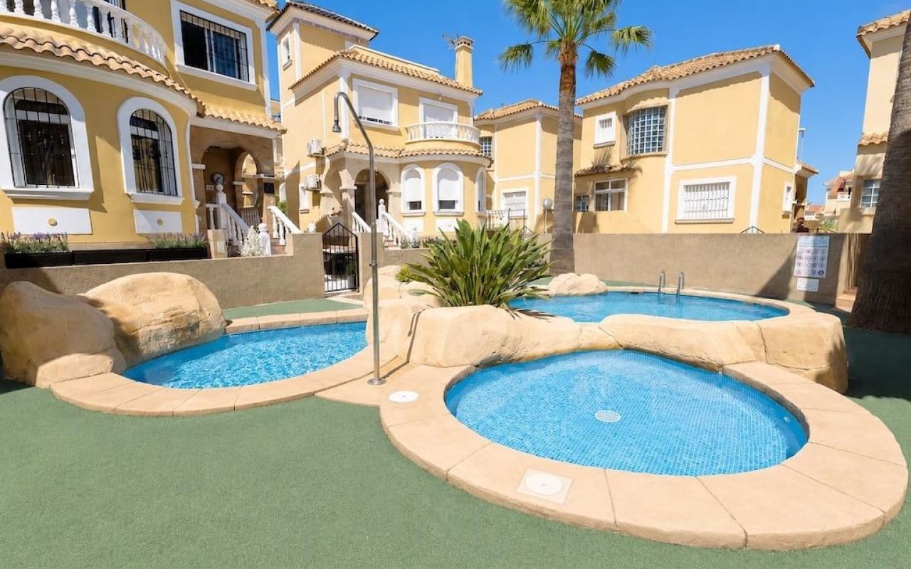 3 camera da letto Villa in vendita in Filipinas con piscina garage - 250.000 € (Rif: 10021342)