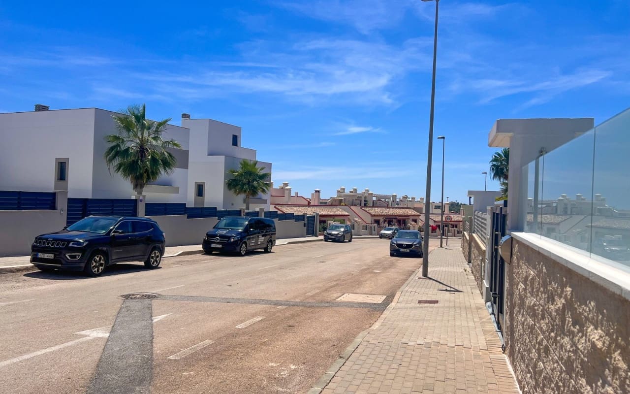 3 Zimmer Villa zu verkaufen in San Miguel de Salinas mit Pool Garage - 399.000 € (Ref: 10021345)