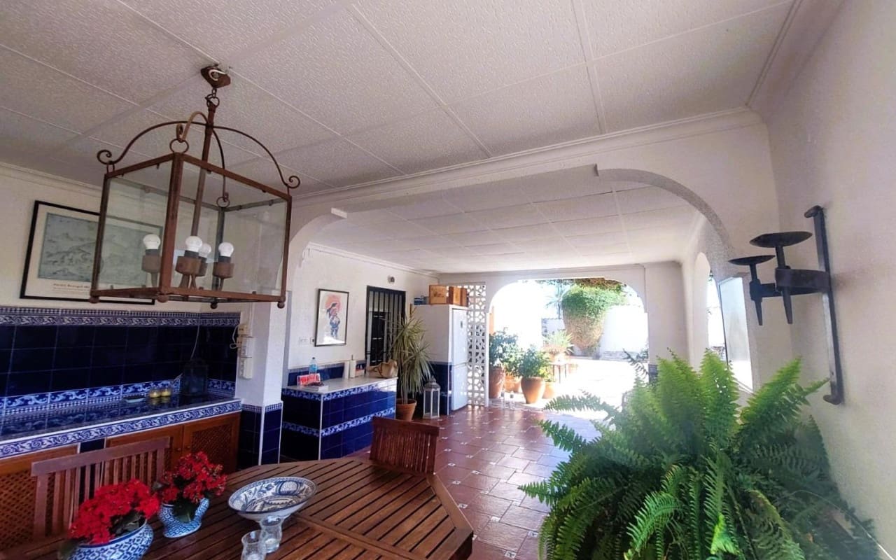 5 makuuhuone Maalaistalo myytävänä paikassa La Marina mukana 
autotalli - 539 000 € (Ref: 10021354)
