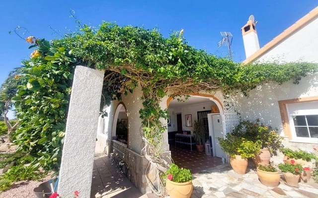 5 makuuhuone Maalaistalo myytävänä paikassa La Marina, Elche / Elx mukana 
autotalli - 539 000 € (Ref: 10021354)