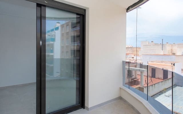 2 soveværelse Lejlighed til salg i Las Piscinas Naturales, Torrevieja med swimmingpool - € 280.000 (Ref: 10021355)