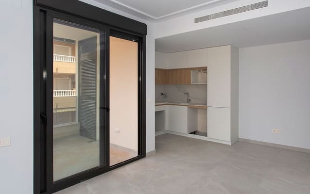 2 soveværelse Lejlighed til salg i Las Piscinas Naturales, Torrevieja med swimmingpool - € 280.000 (Ref: 10021355)