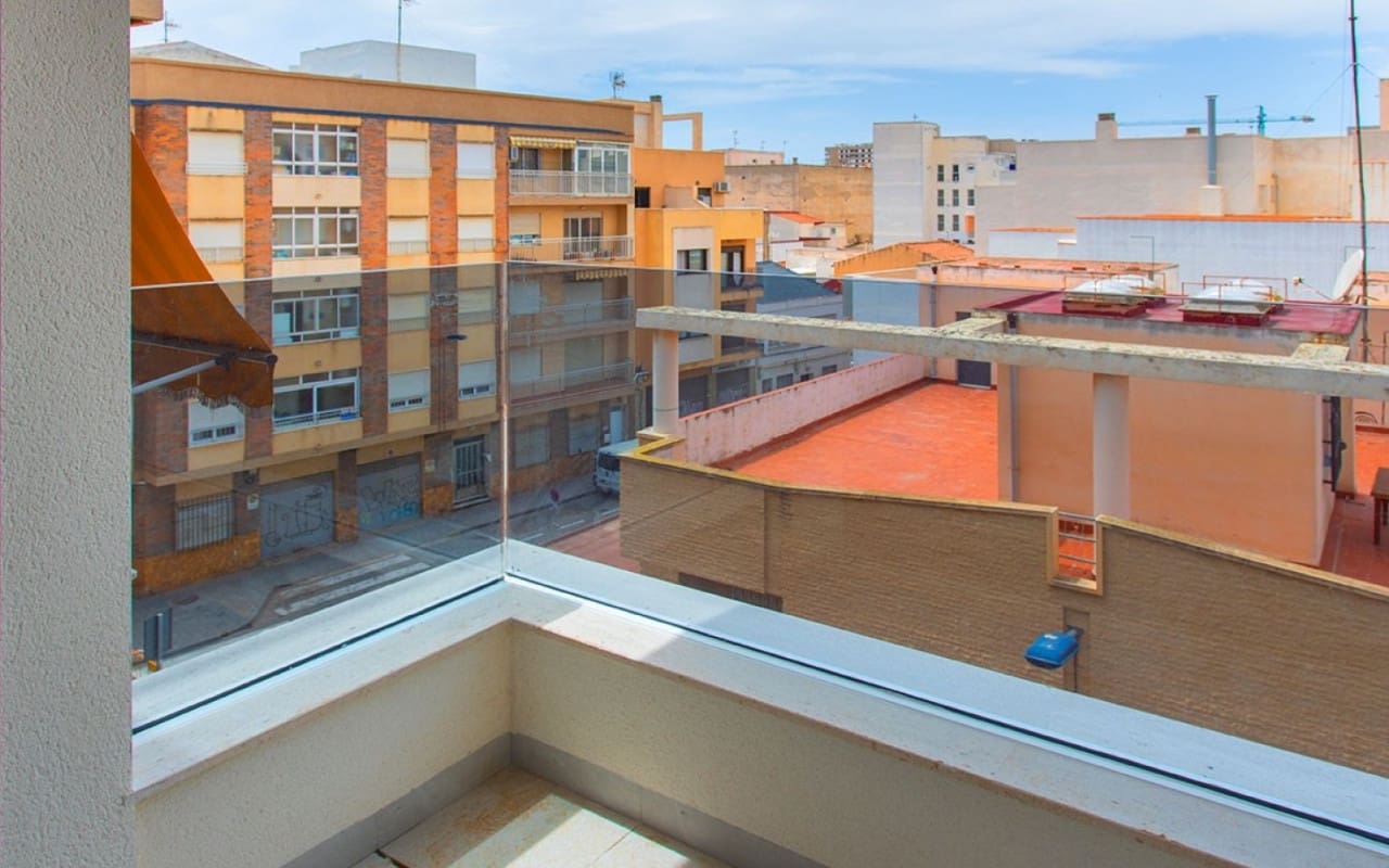 2 soveværelse Lejlighed til salg i Torrevieja med swimmingpool - € 265.000 (Ref: 10021355)