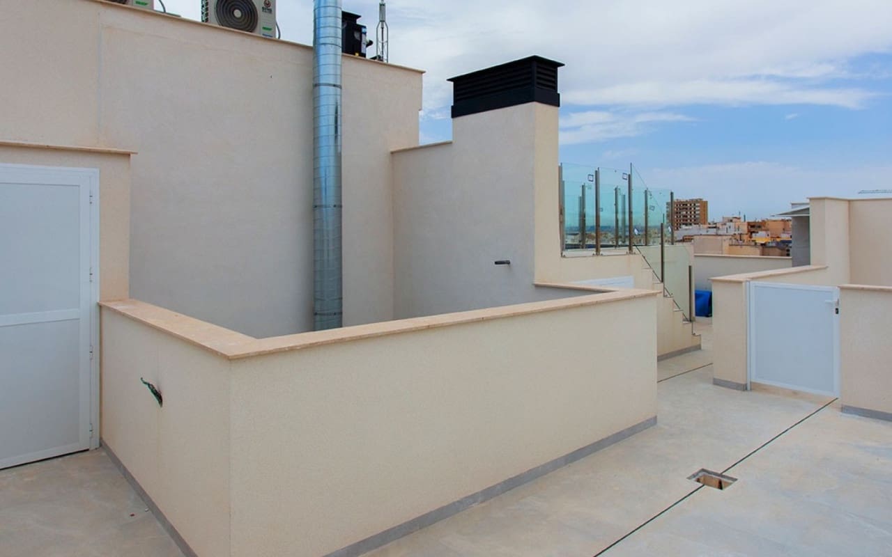 2 soveværelse Lejlighed til salg i Torrevieja med swimmingpool - € 265.000 (Ref: 10021355)
