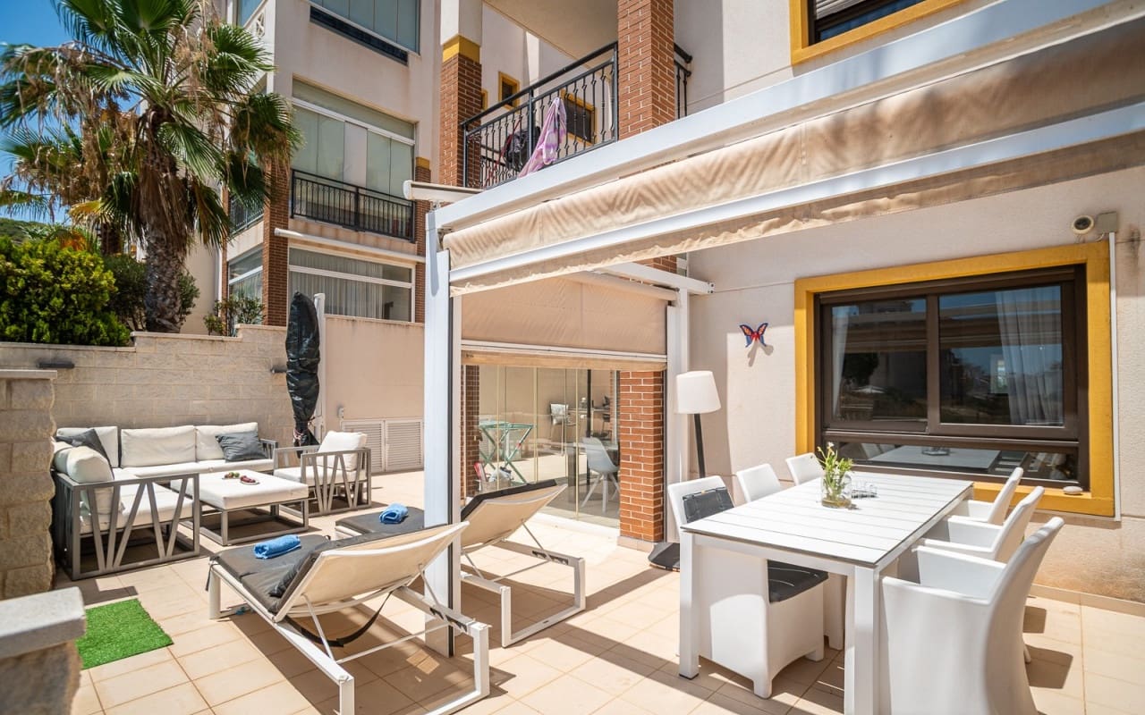 2 soverom Leilighet til salgs i Guardamar del Segura med svømmebasseng garasje - € 299 000 (Ref: 10021357)