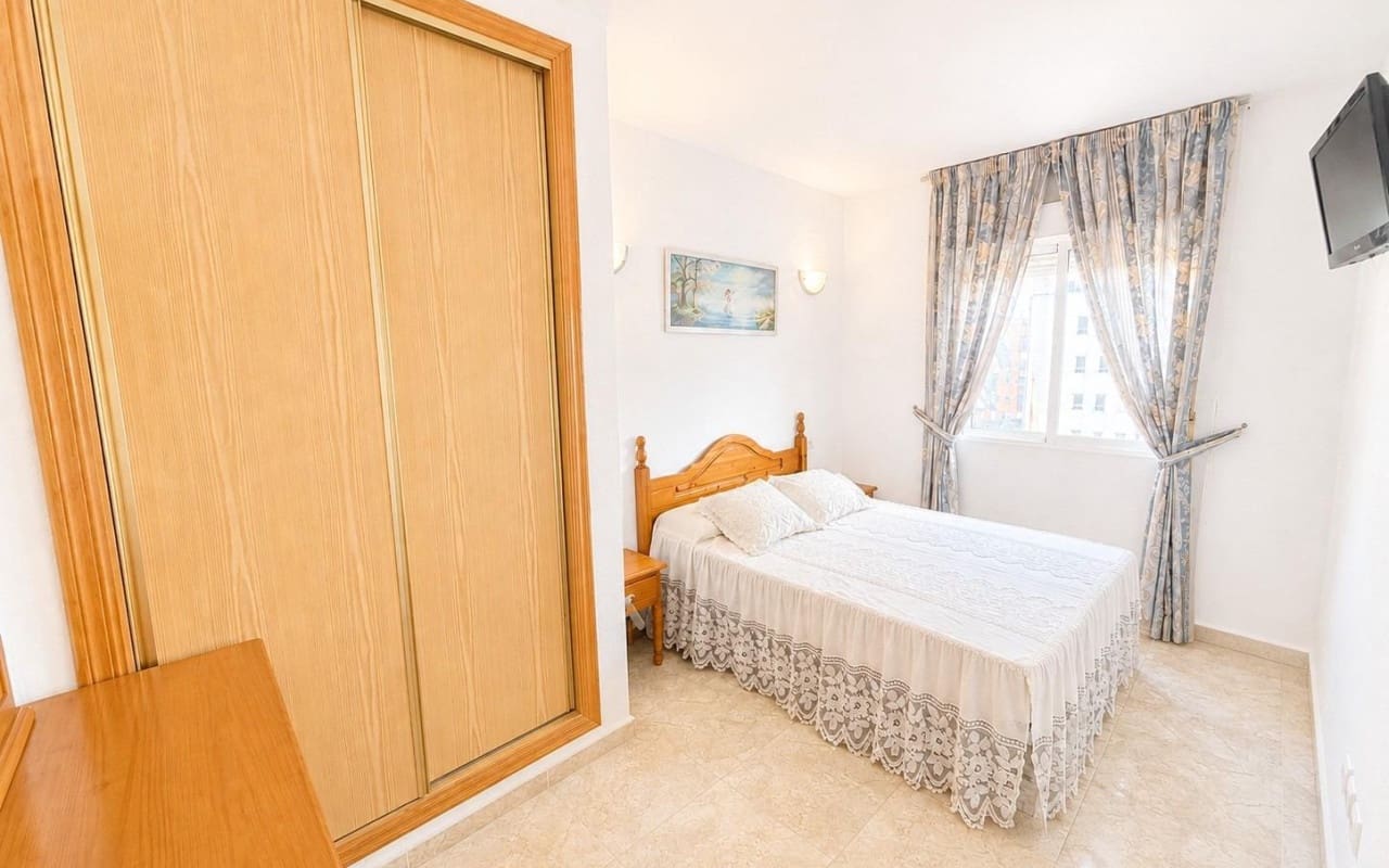 2 soverom Leilighet til salgs i Torrevieja med svømmebasseng garasje - € 135 000 (Ref: 10021358)
