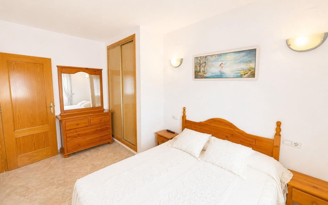 2 soverom Leilighet til salgs i Torrevieja med svømmebasseng garasje - € 135 000 (Ref: 10021358)