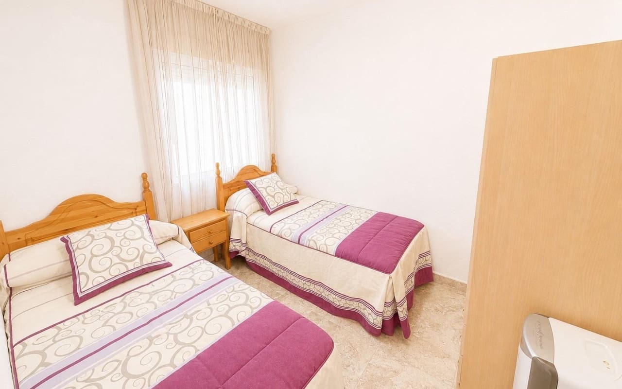 2 soverom Leilighet til salgs i Torrevieja med svømmebasseng garasje - € 135 000 (Ref: 10021358)
