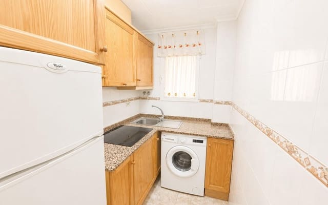 2 soverom Leilighet til salgs i Las Piscinas Naturales, Torrevieja med svømmebasseng garasje - € 135 000 (Ref: 10021358)