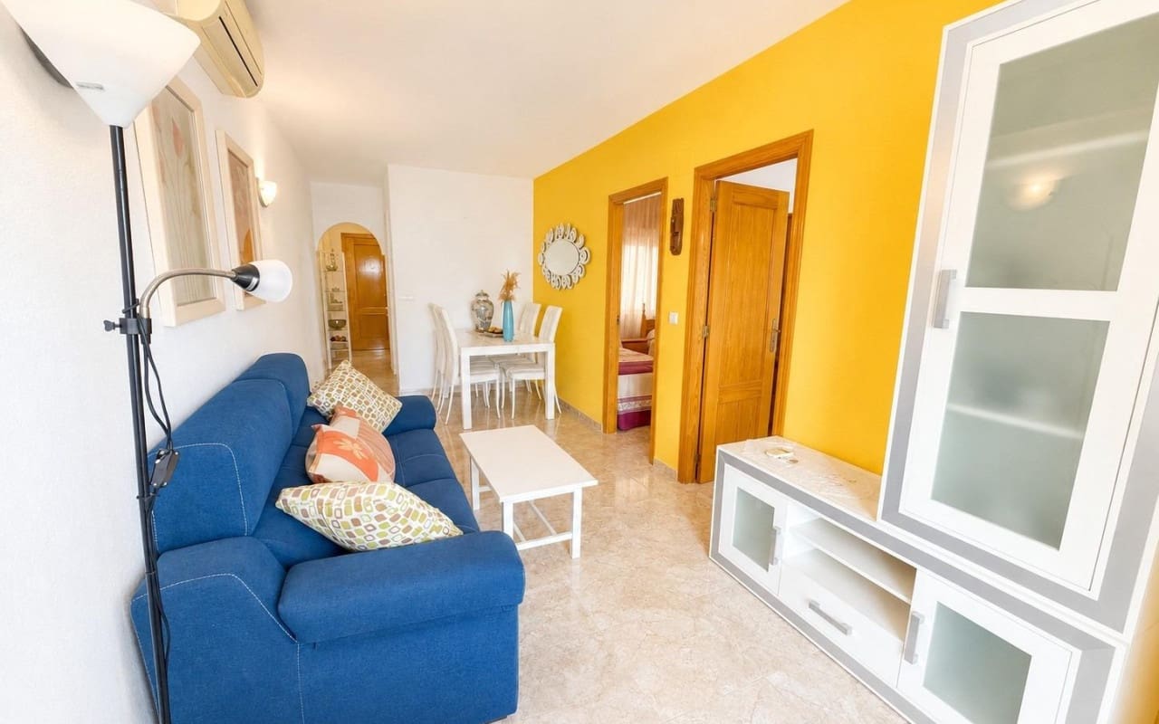 2 soverom Leilighet til salgs i Torrevieja med svømmebasseng garasje - € 135 000 (Ref: 10021358)