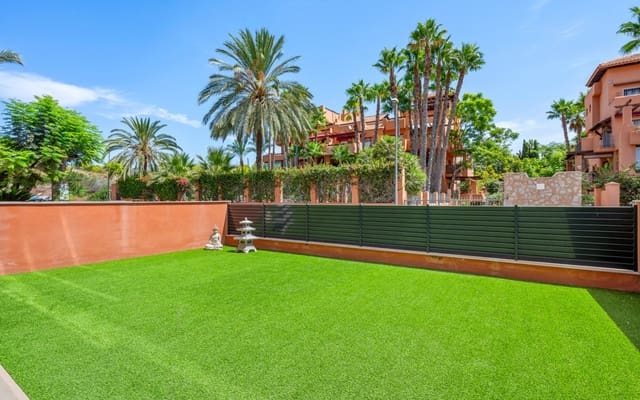 Apartamento de 2 habitaciones en Villamartin, Orihuela en venta con piscina garaje - 254.900 € (Ref: 10021359)