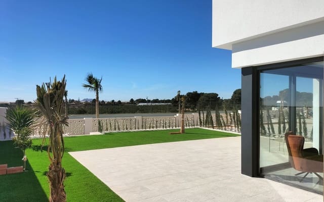 3 bedroom Villa for sale in Pinar de Campoverde, Pilar de la Horadada with pool - € 420,000 (Ref: 10021462)