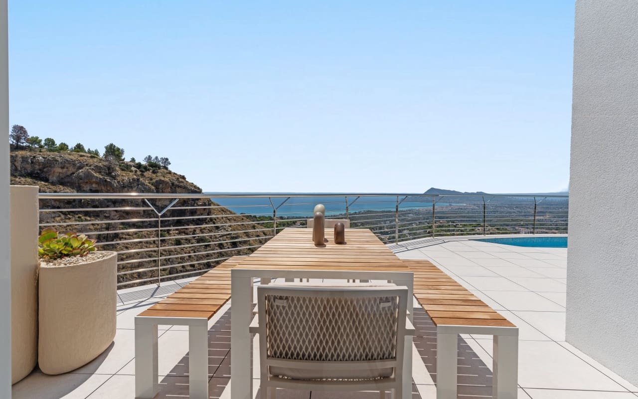 4 bedroom Villa for sale in Altea with pool garage - € 2,146,000 (Ref: 10021472)