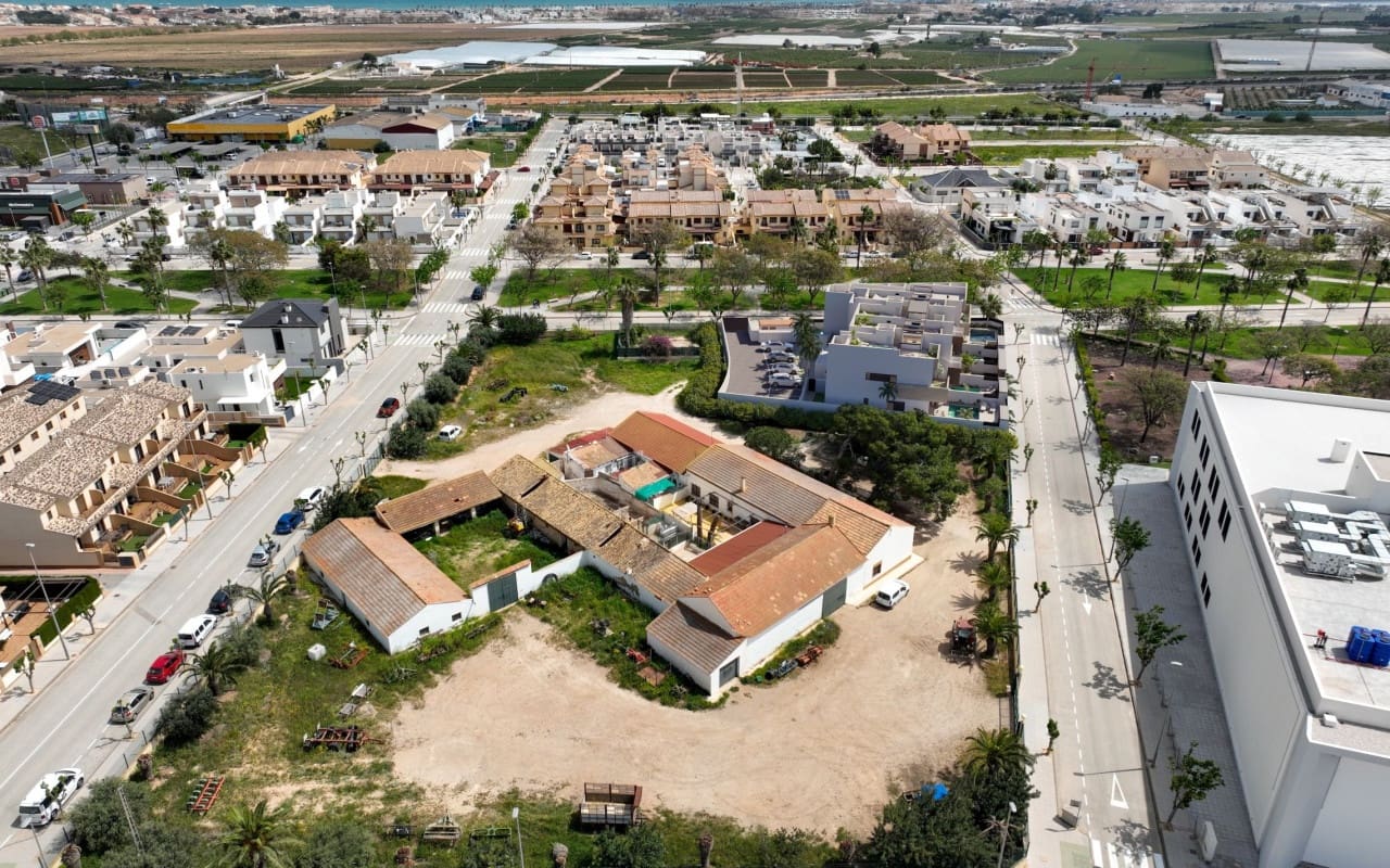 3 soveværelse Byhus til salg i Pilar de la Horadada med swimmingpool - € 439.000 (Ref: 10021478)