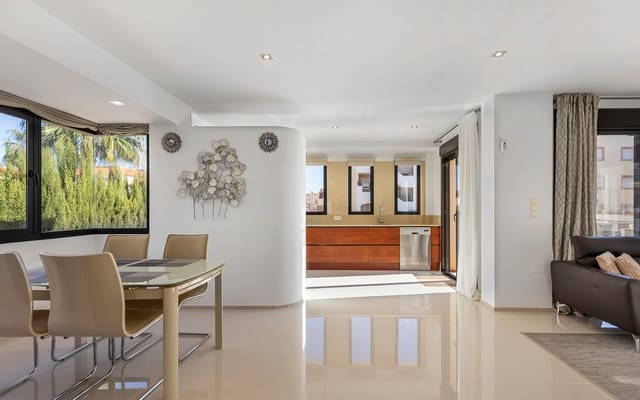 5 Zimmer Villa zu verkaufen in La Zenia, Orihuela mit Pool - 895.000 € (Ref: 10021482)