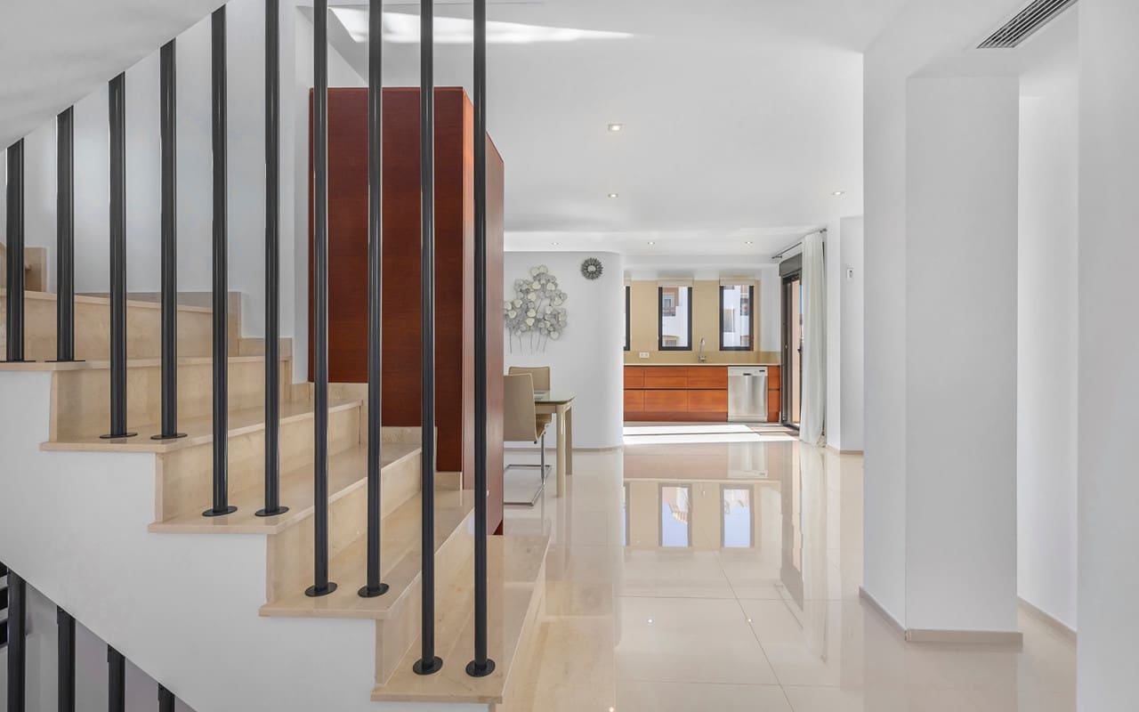 5 Zimmer Villa zu verkaufen in La Zenia mit Pool - 895.000 € (Ref: 10021482)