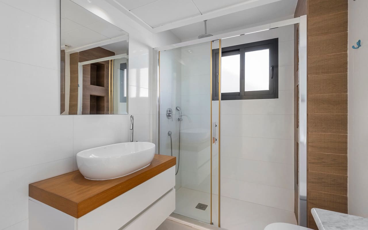 5 Zimmer Villa zu verkaufen in La Zenia mit Pool - 895.000 € (Ref: 10021482)