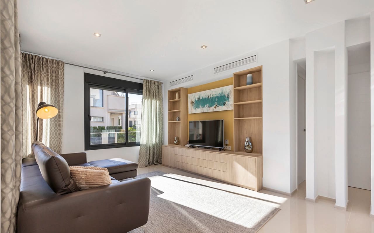 5 Zimmer Villa zu verkaufen in La Zenia mit Pool - 895.000 € (Ref: 10021482)