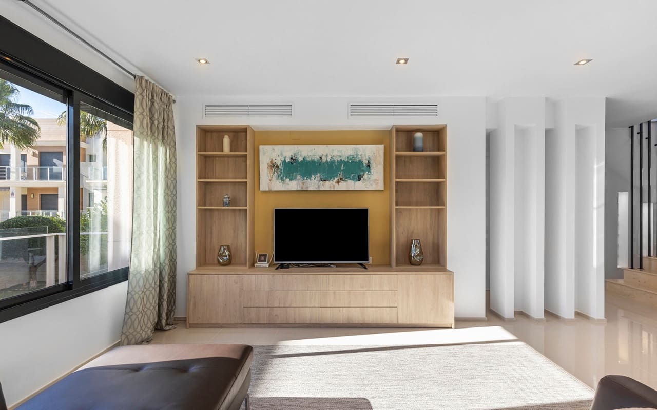 5 Zimmer Villa zu verkaufen in La Zenia mit Pool - 895.000 € (Ref: 10021482)