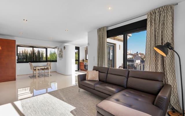 5 Zimmer Villa zu verkaufen in La Zenia, Orihuela mit Pool - 895.000 € (Ref: 10021482)