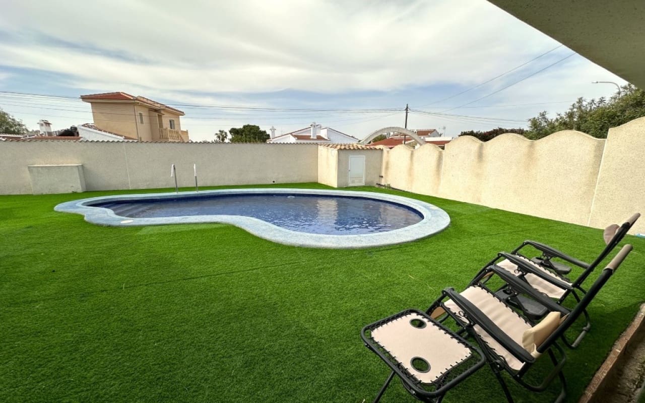 3 bedroom Villa for sale in Ciudad Quesada with pool - € 549,950 (Ref: 10021484)