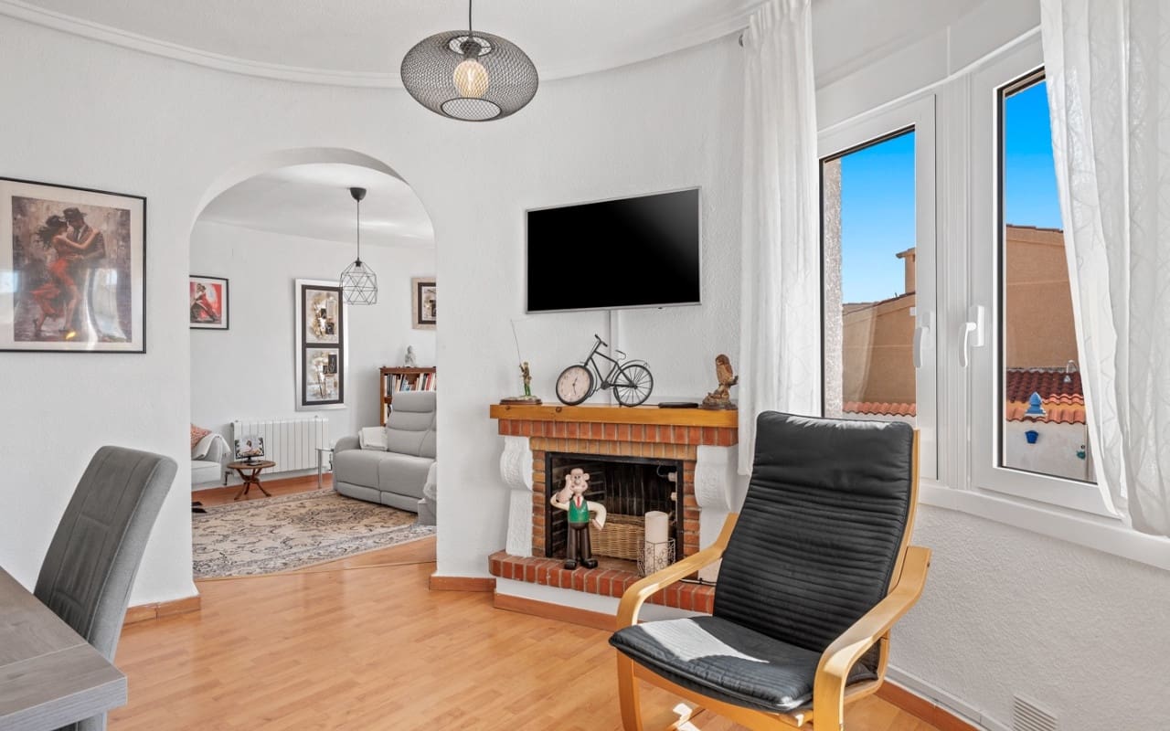 Chalet de 3 habitaciones en Ciudad Quesada en venta con piscina garaje - 495.000 € (Ref: 10021486)