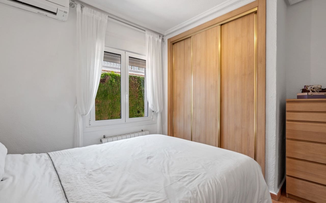 Chalet de 3 habitaciones en Ciudad Quesada en venta con piscina garaje - 495.000 € (Ref: 10021486)