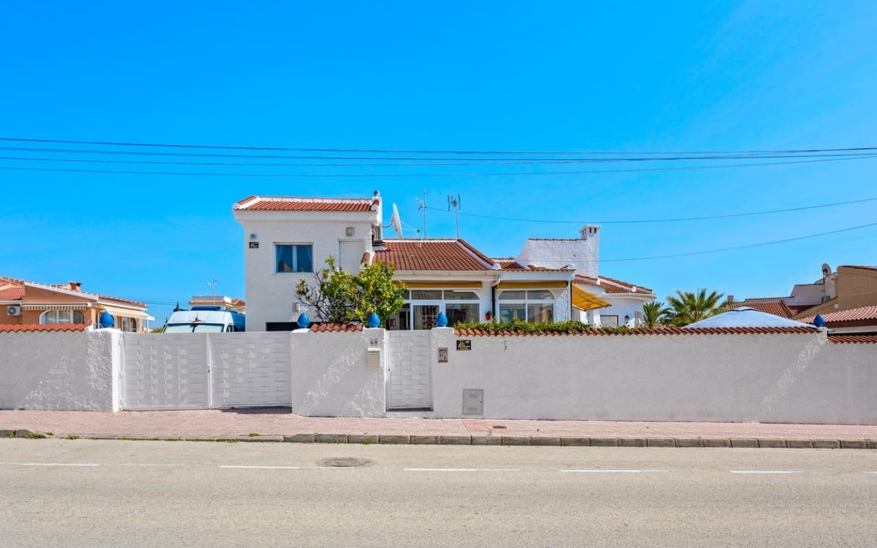 Chalet de 3 habitaciones en Ciudad Quesada en venta con piscina garaje - 495.000 € (Ref: 10021486)