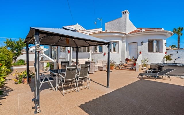 Chalet de 3 habitaciones en Ciudad Quesada, Rojales en venta con piscina garaje - 495.000 € (Ref: 10021486)