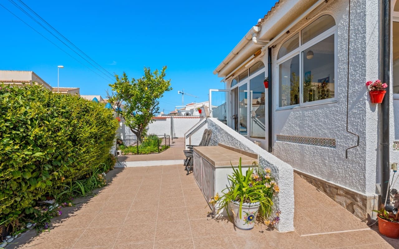 Chalet de 3 habitaciones en Ciudad Quesada en venta con piscina garaje - 495.000 € (Ref: 10021486)