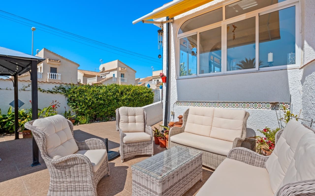 Chalet de 3 habitaciones en Ciudad Quesada en venta con piscina garaje - 495.000 € (Ref: 10021486)