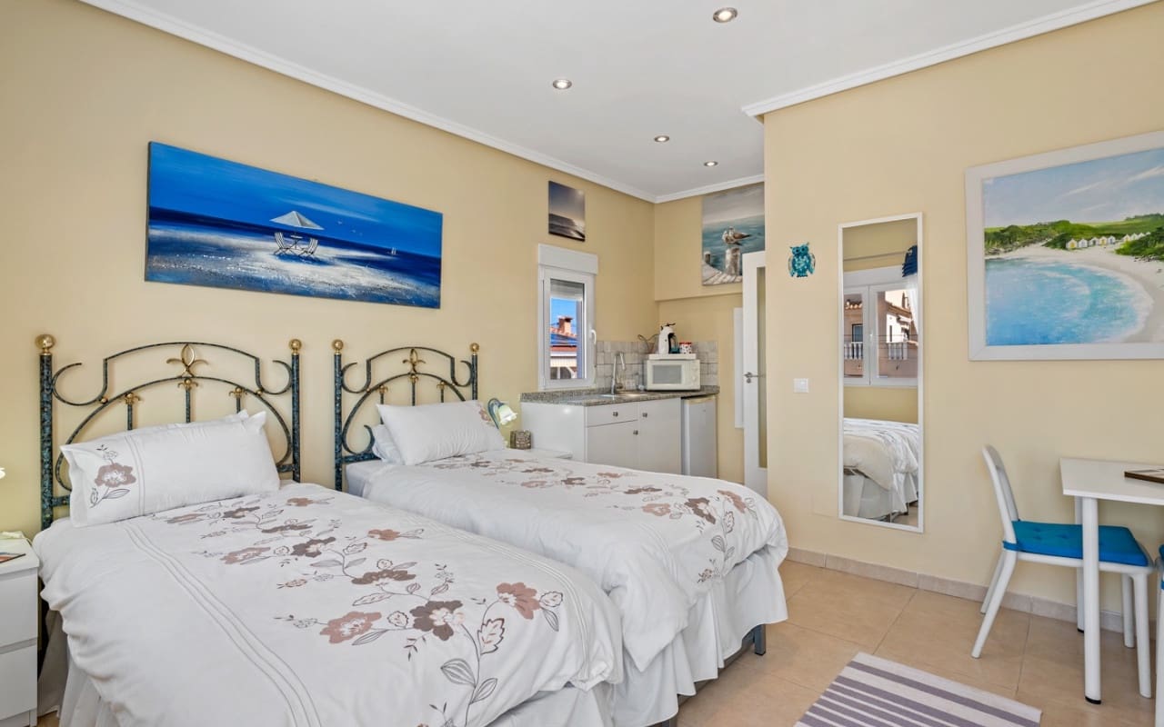 Chalet de 3 habitaciones en Ciudad Quesada en venta con piscina garaje - 495.000 € (Ref: 10021486)