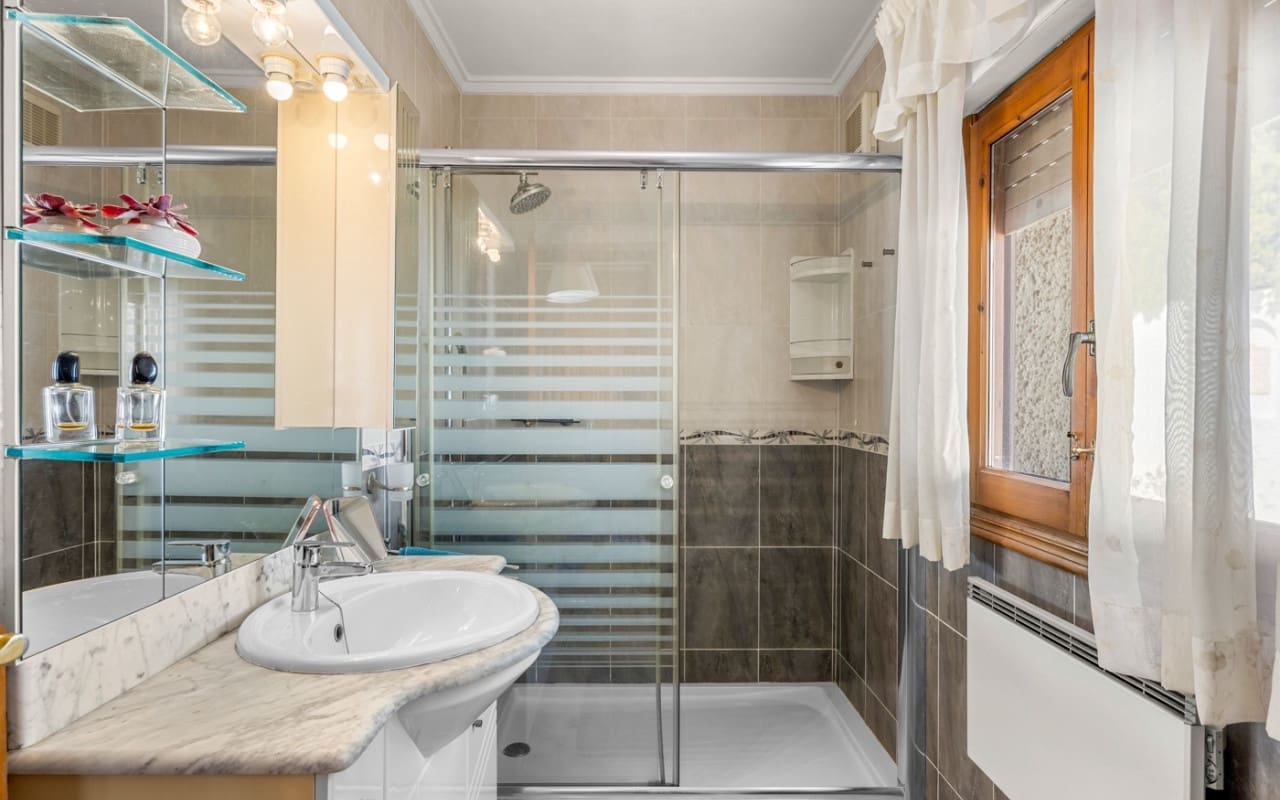 5 Zimmer Villa zu verkaufen in Ciudad Quesada mit Pool Garage - 480.000 € (Ref: 10021487)