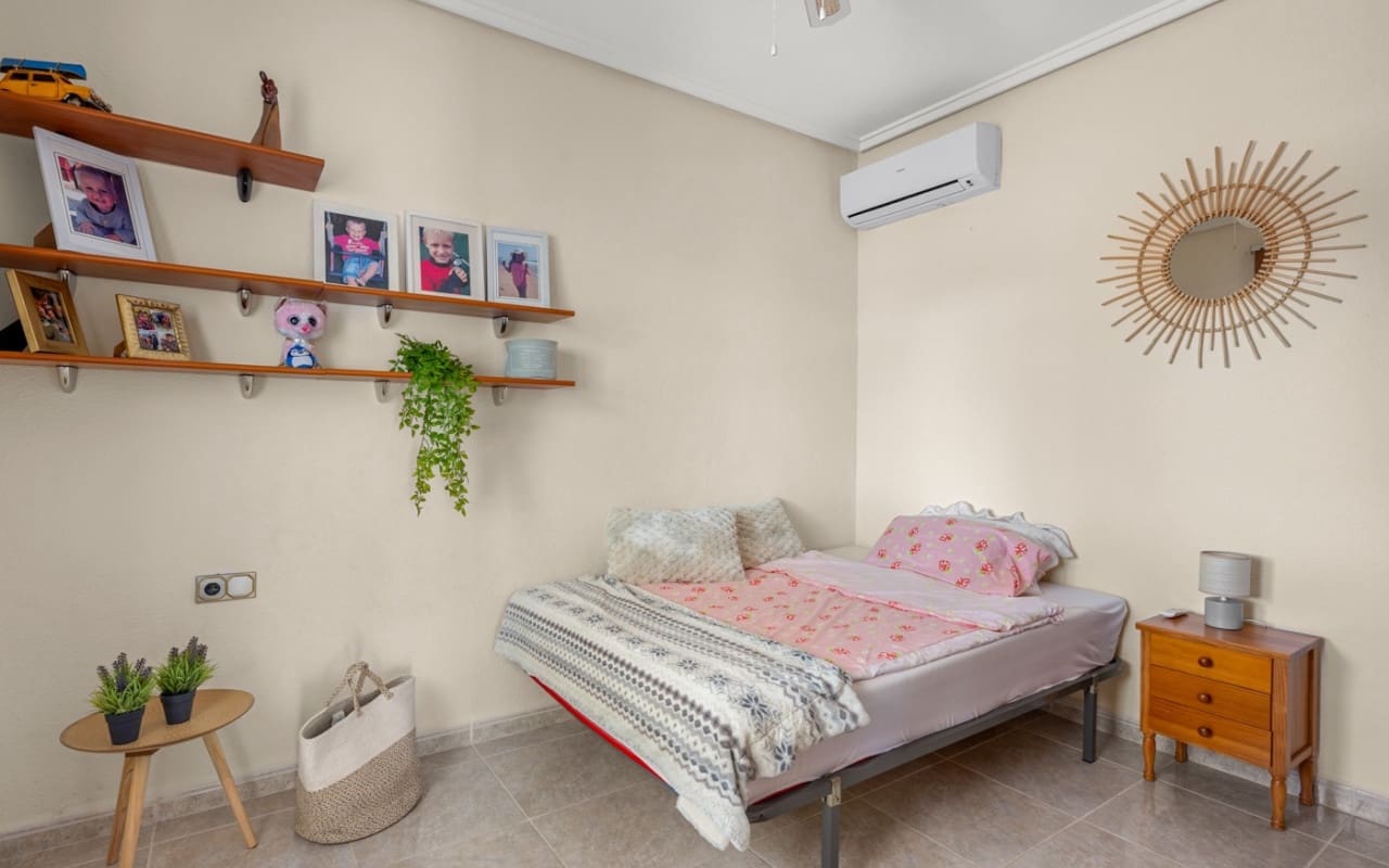5 Zimmer Villa zu verkaufen in Ciudad Quesada mit Pool Garage - 480.000 € (Ref: 10021487)