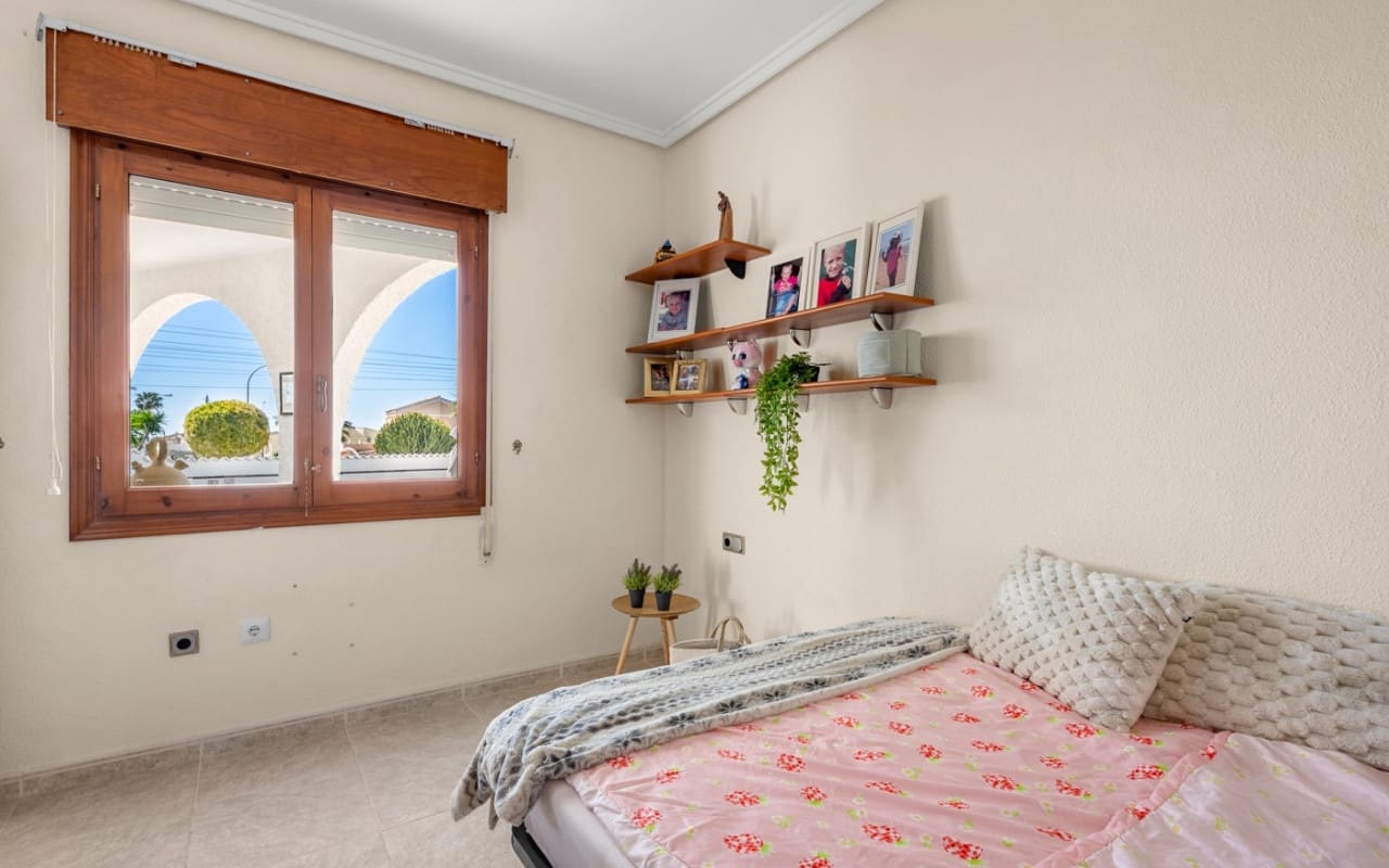 5 Zimmer Villa zu verkaufen in Ciudad Quesada mit Pool Garage - 480.000 € (Ref: 10021487)