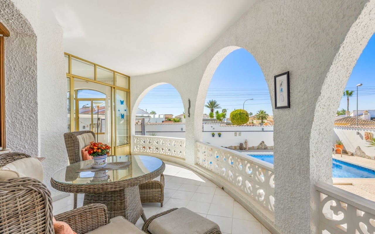 5 Zimmer Villa zu verkaufen in Ciudad Quesada mit Pool Garage - 480.000 € (Ref: 10021487)