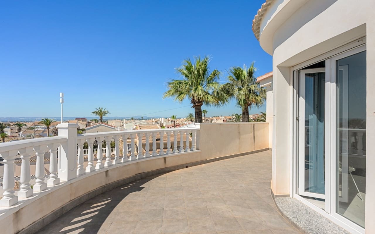 5 Zimmer Villa zu verkaufen in Ciudad Quesada mit Pool Garage - 480.000 € (Ref: 10021487)