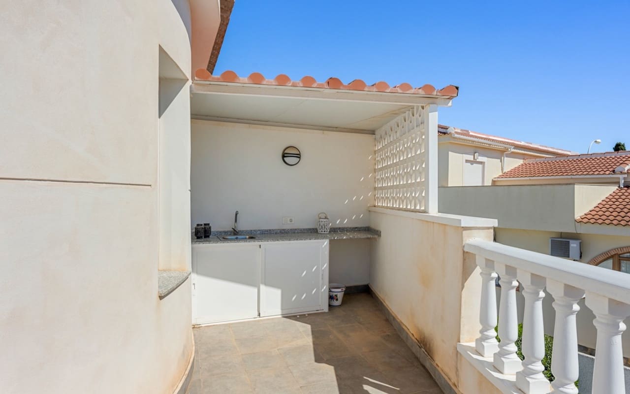 5 Zimmer Villa zu verkaufen in Ciudad Quesada mit Pool Garage - 480.000 € (Ref: 10021487)