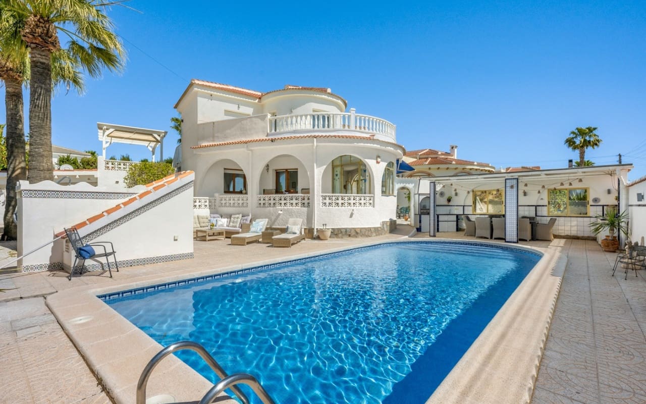 5 Zimmer Villa zu verkaufen in Ciudad Quesada mit Pool Garage - 480.000 € (Ref: 10021487)