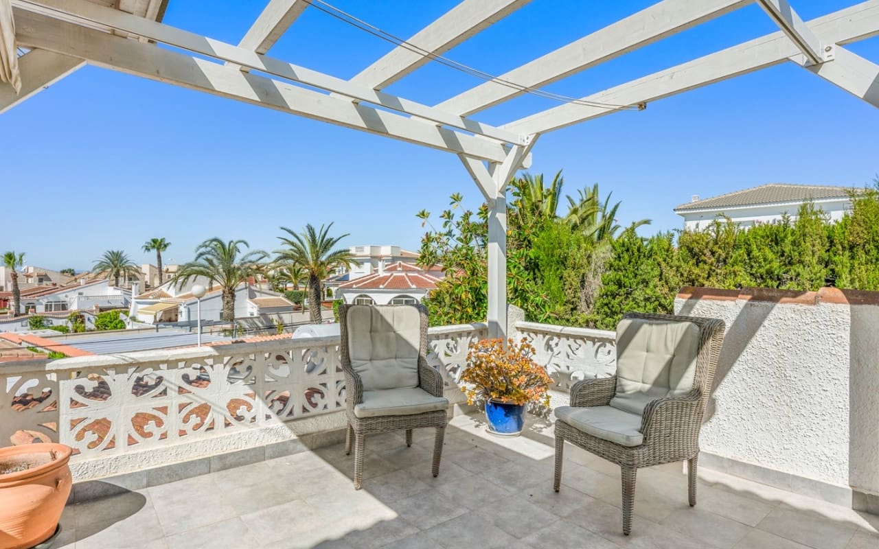 5 Zimmer Villa zu verkaufen in Ciudad Quesada mit Pool Garage - 480.000 € (Ref: 10021487)