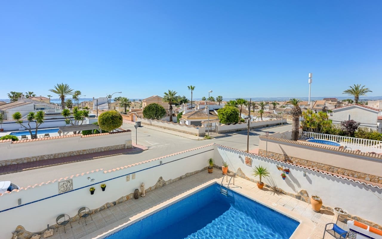 5 Zimmer Villa zu verkaufen in Ciudad Quesada mit Pool Garage - 480.000 € (Ref: 10021487)
