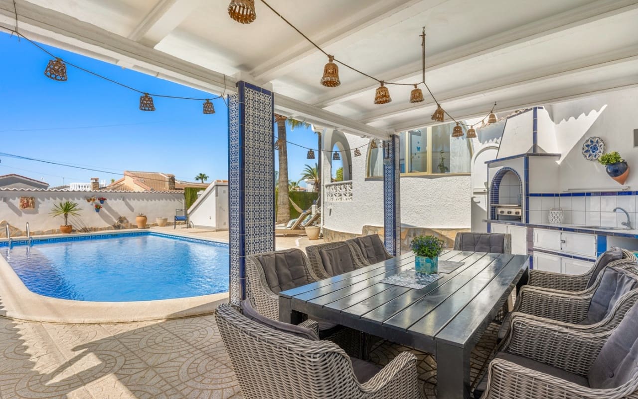 5 Zimmer Villa zu verkaufen in Ciudad Quesada mit Pool Garage - 480.000 € (Ref: 10021487)