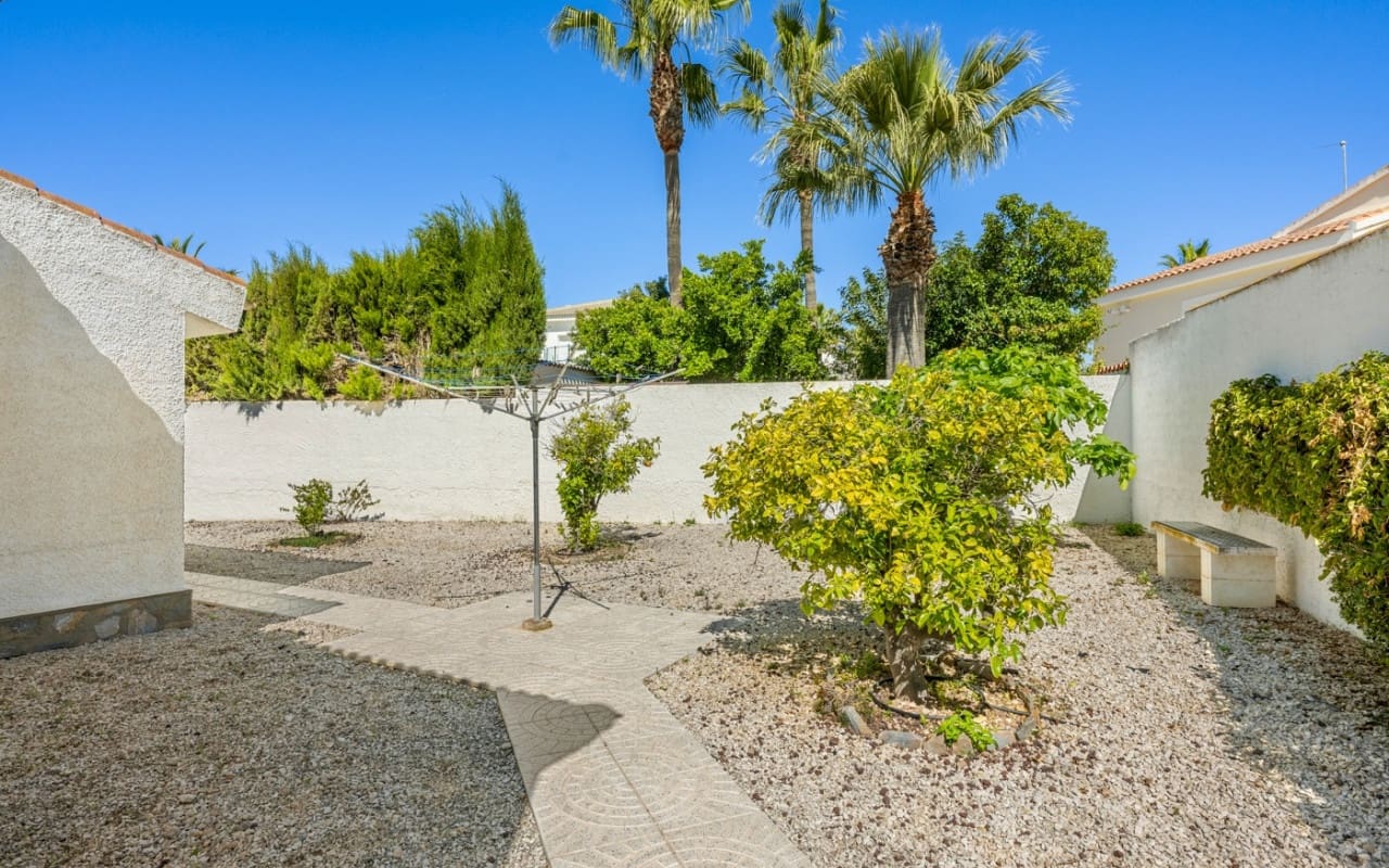 5 Zimmer Villa zu verkaufen in Ciudad Quesada mit Pool Garage - 480.000 € (Ref: 10021487)