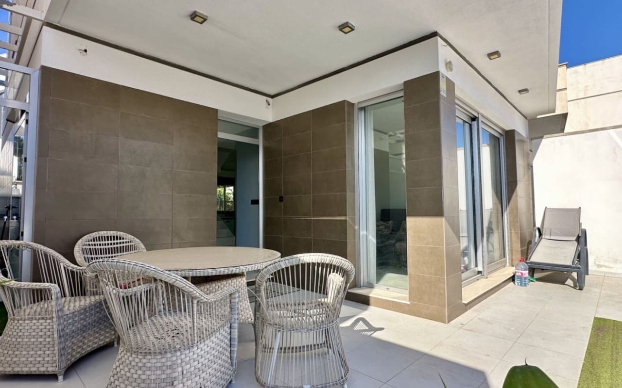 3 soverom Villa til salgs i Orihuela Costa med svømmebasseng - € 389 000 (Ref: 10021489)