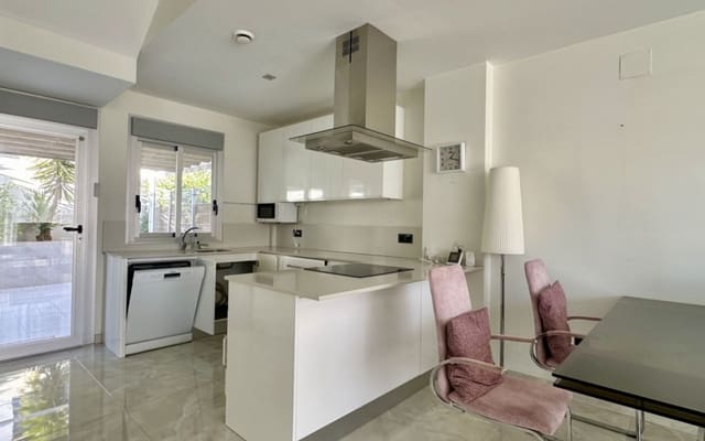3 soveværelse Villa til salg i Lomas de Cabo Roig - Los Dolses, Orihuela med swimmingpool - € 389.000 (Ref: 10021489)